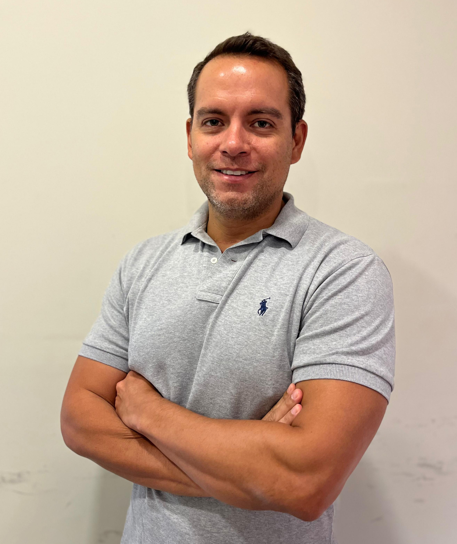 Lic. Roberto Cáceres Espinoza
